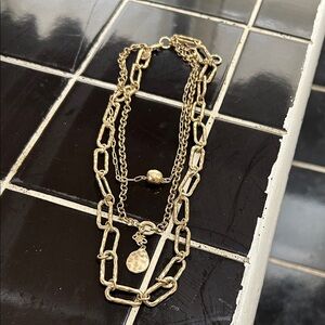 Elegant Gold Chain Necklace with Pendant